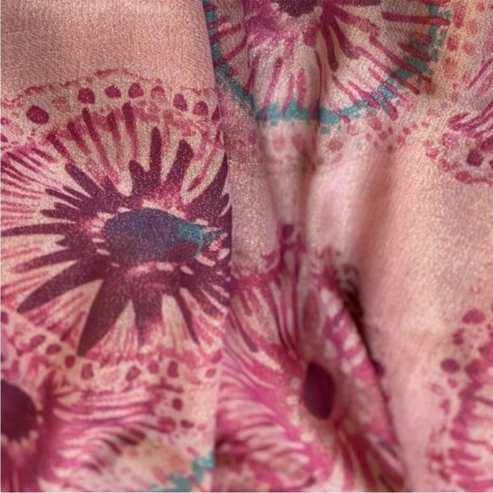 Scarf, Imported from Italy in Shades of Pink Shimmer NWOT - Picture 5 of 8